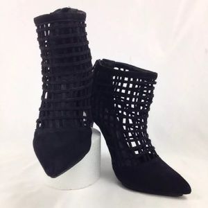 SCHUTZ Shoes - SCHUTZ caged booties heels size 9 Never worn! SCHUTZ Shoes - SCHUTZ caged booties heels size 9 Never worn!